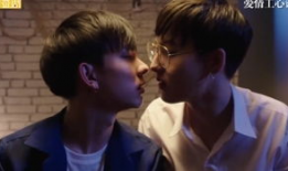 亲嘴巴视频,揭秘甜蜜瞬间，重温温馨时光